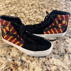 Van’s Gryffindor Hightop Sneakers. Women’s size 6.5 Men’s size 5.  EUC
